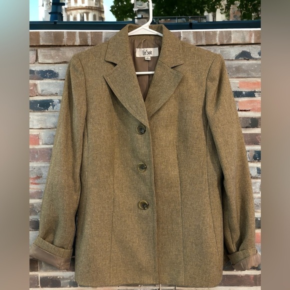 Le Suit Women's Size 6 Tan Tweed Polyester Lined Blazer 3-Button EUC! - Picture 1 of 9